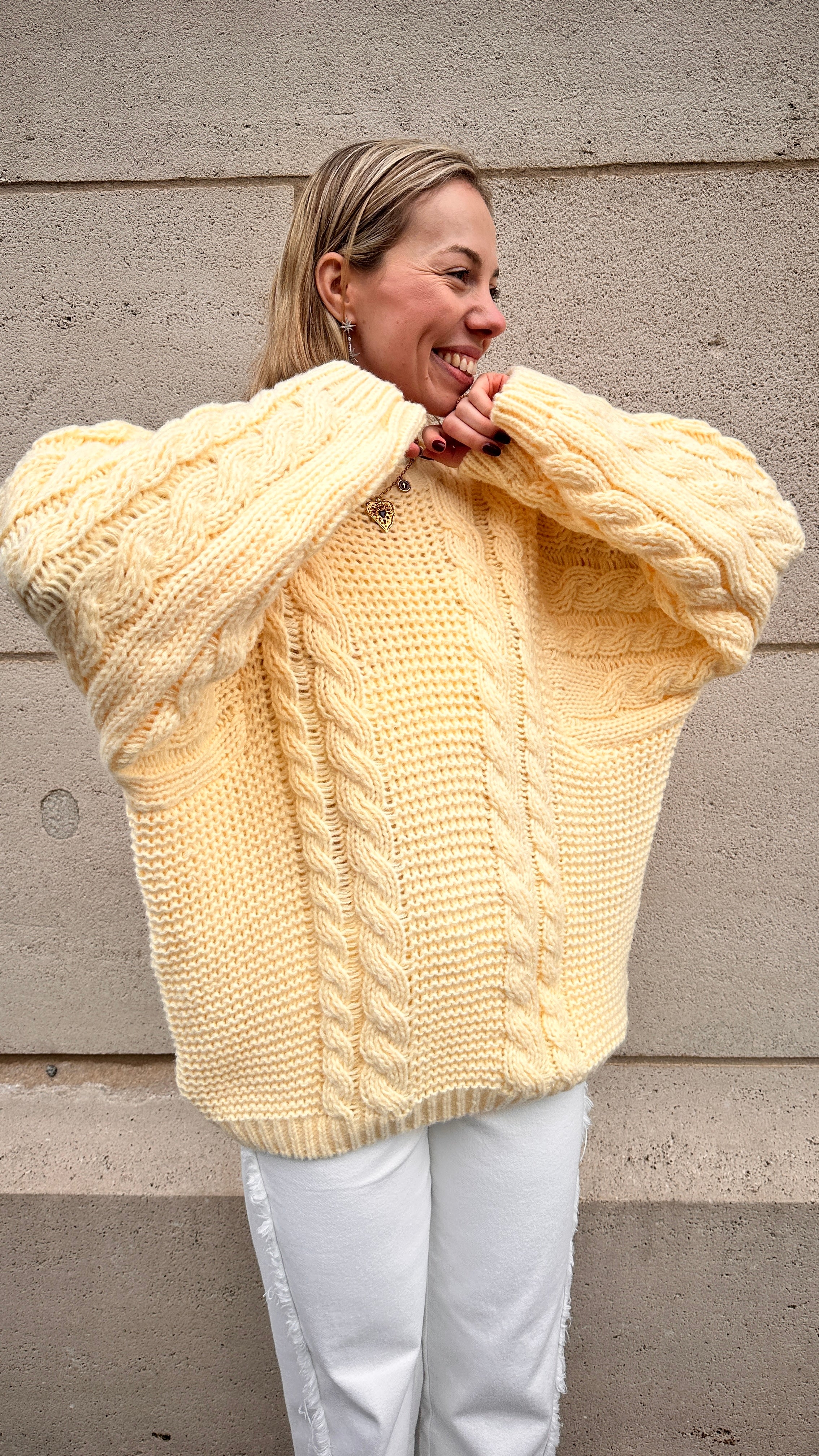 Lucy gebreide trui butteryellow