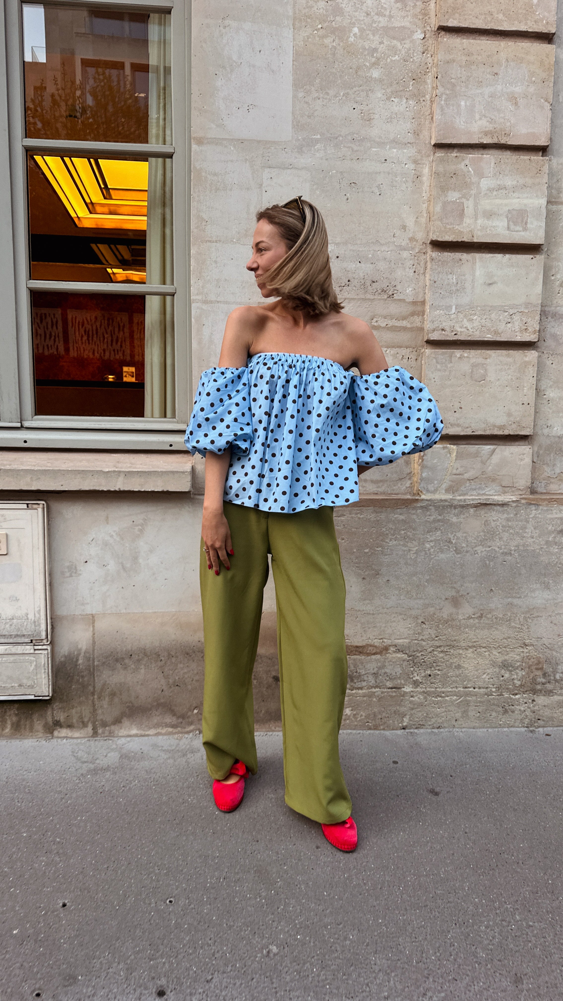 Off-shoulder blouse lichtblauw polkadot