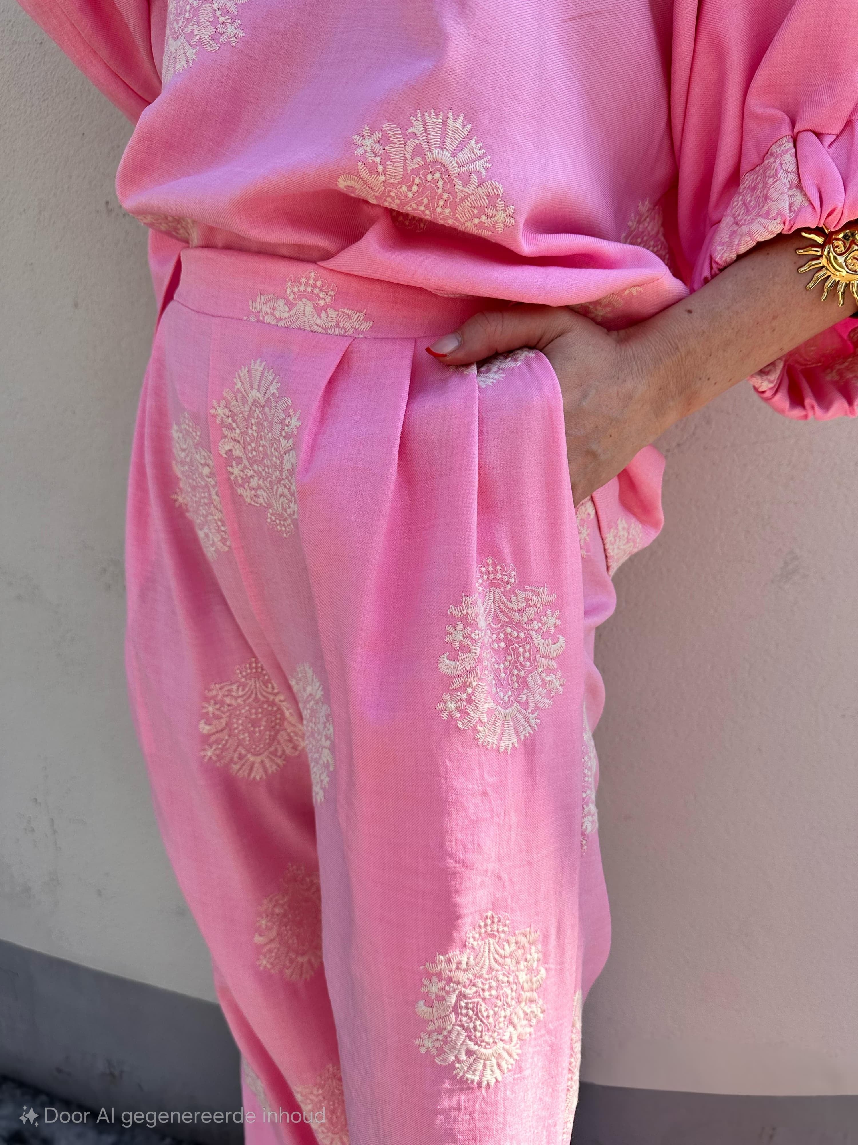 Lianne broek roze gebloemd