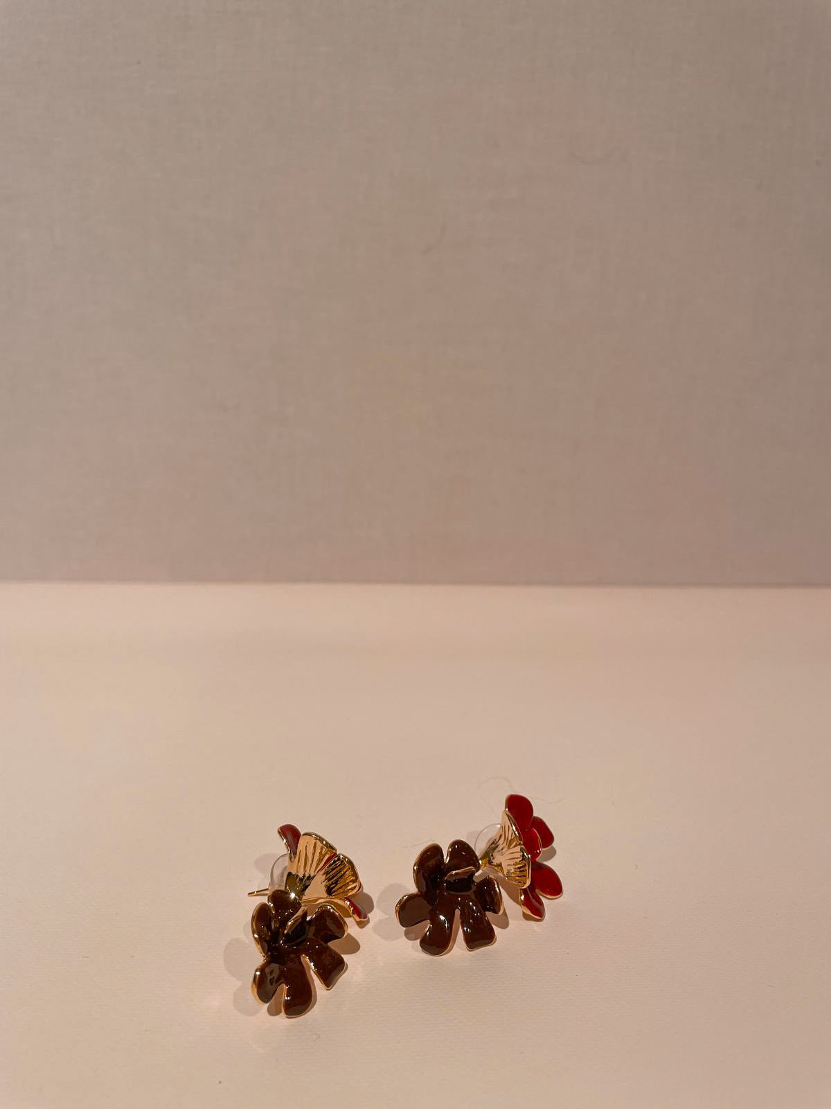 Vienna oorbellen burgundy goudkleurig