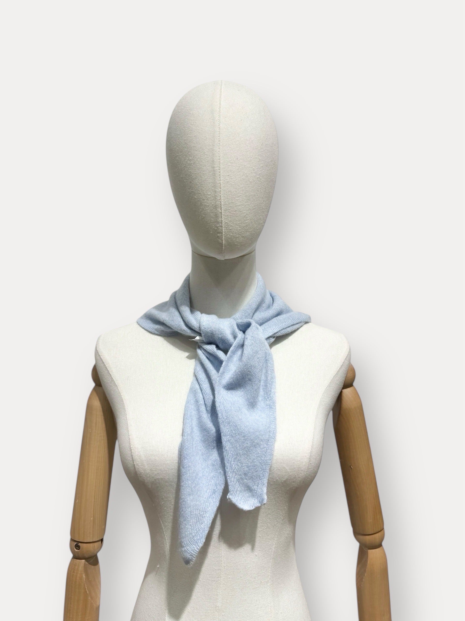 Lia sjaal lichtblauw