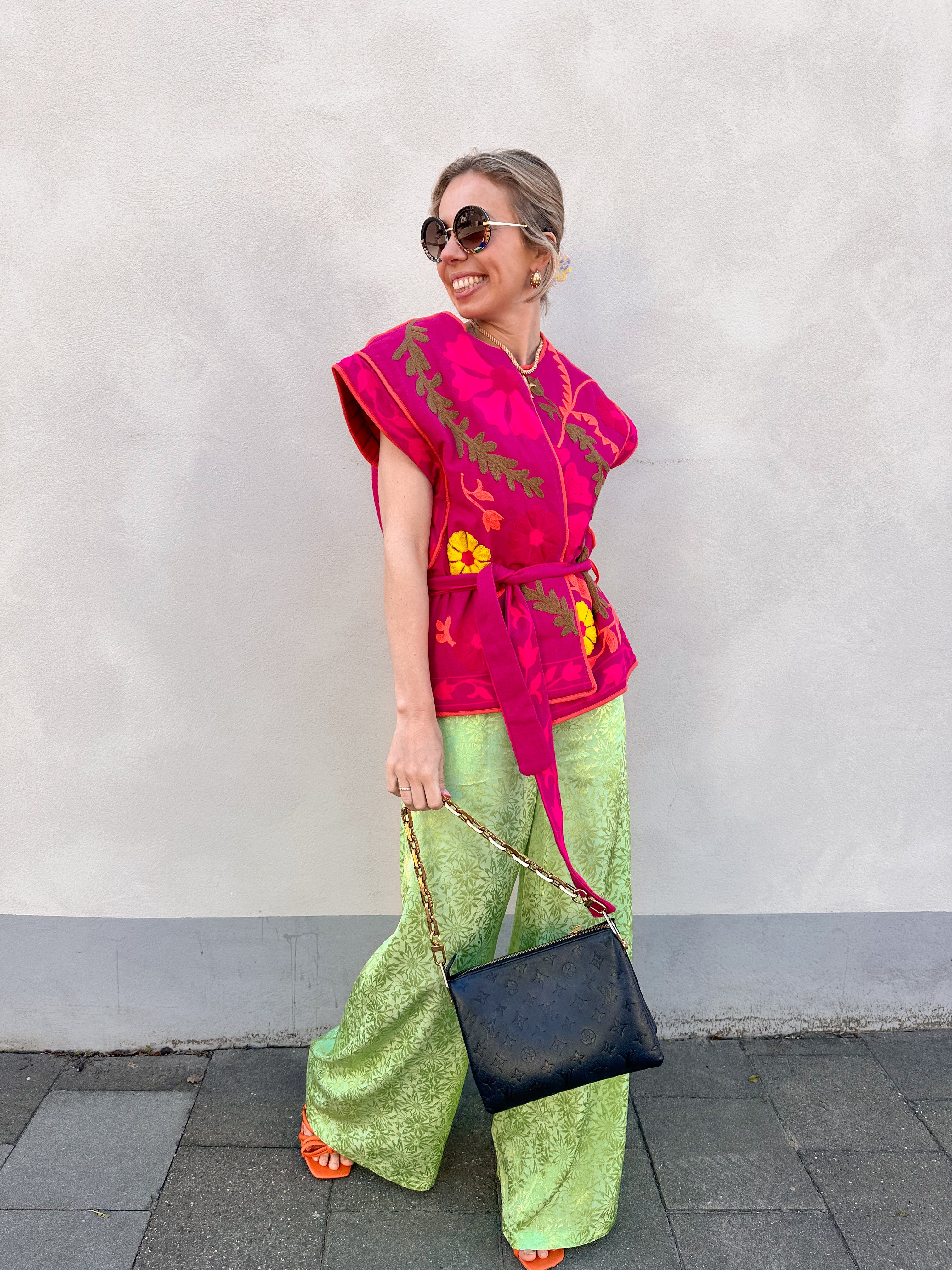 Isla gilet met lint fuchsia