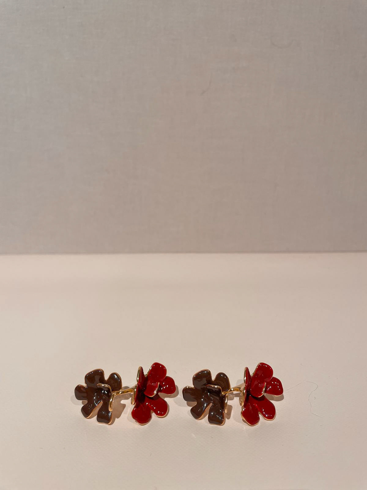 Vienna oorbellen burgundy goudkleurig