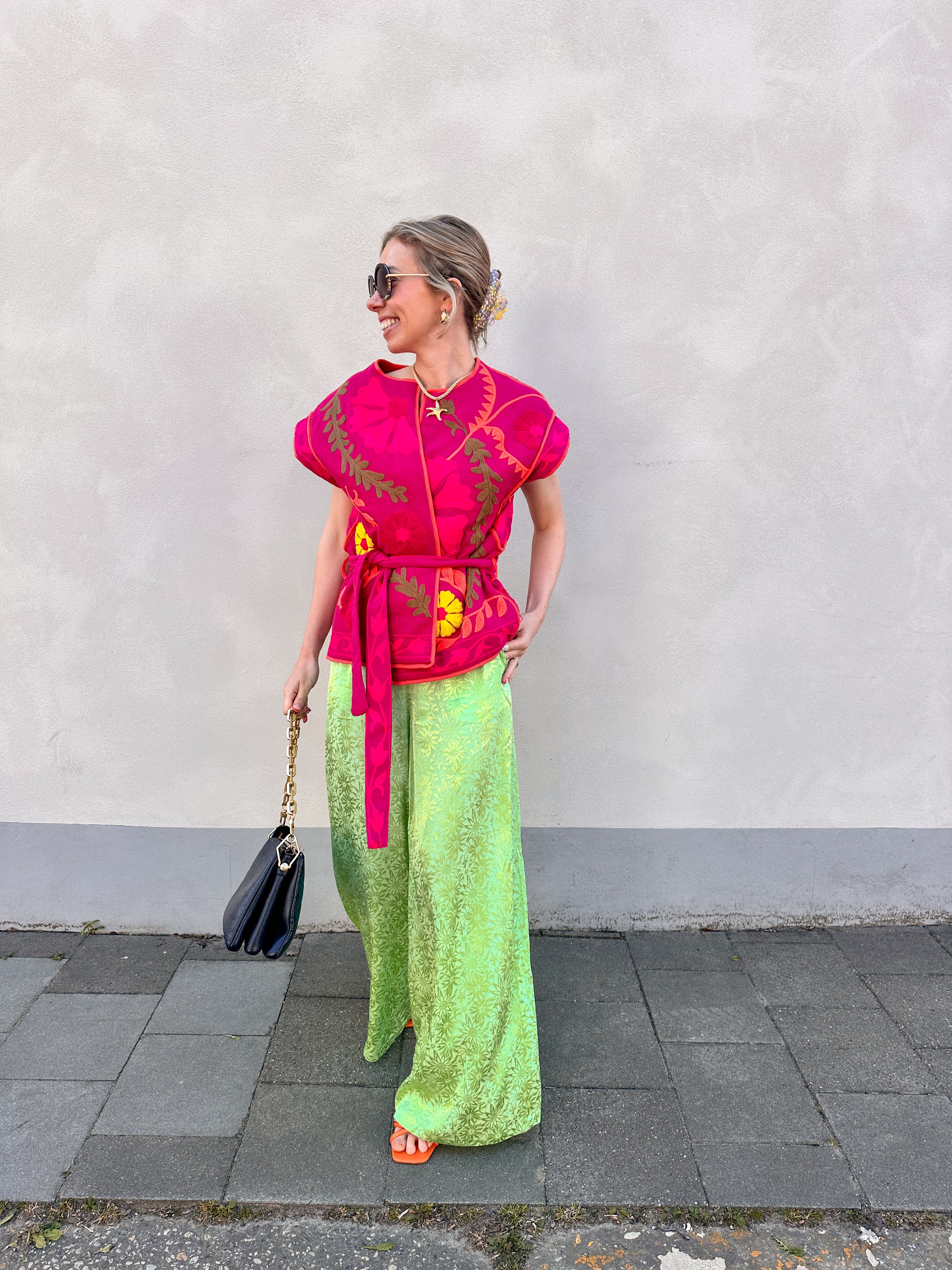 Isla gilet met lint fuchsia