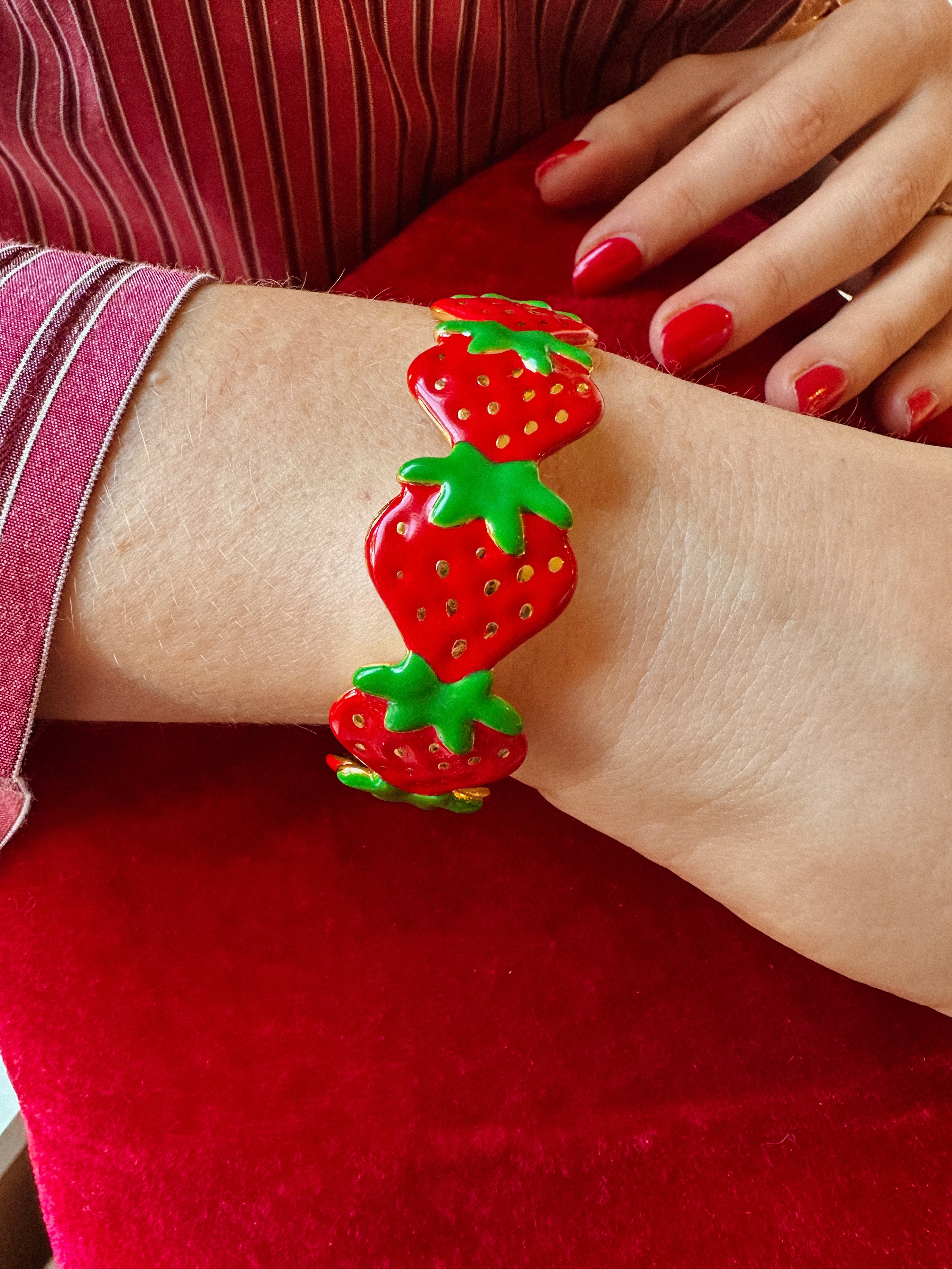 Strawberry armband