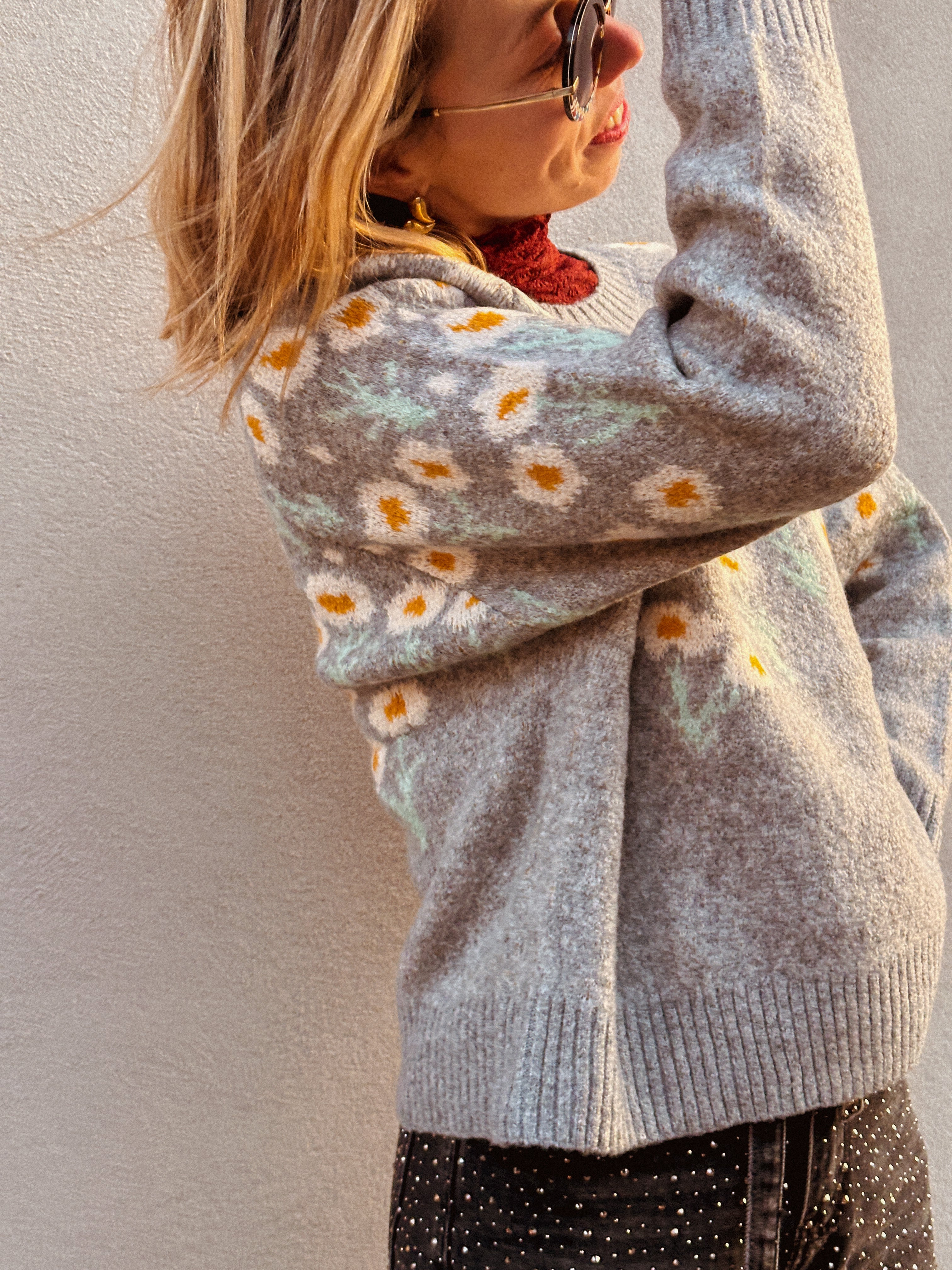 Jess trui grijs gebloemd