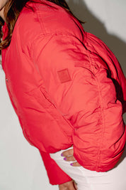 Lee Bomberjacket rood The Lola Club