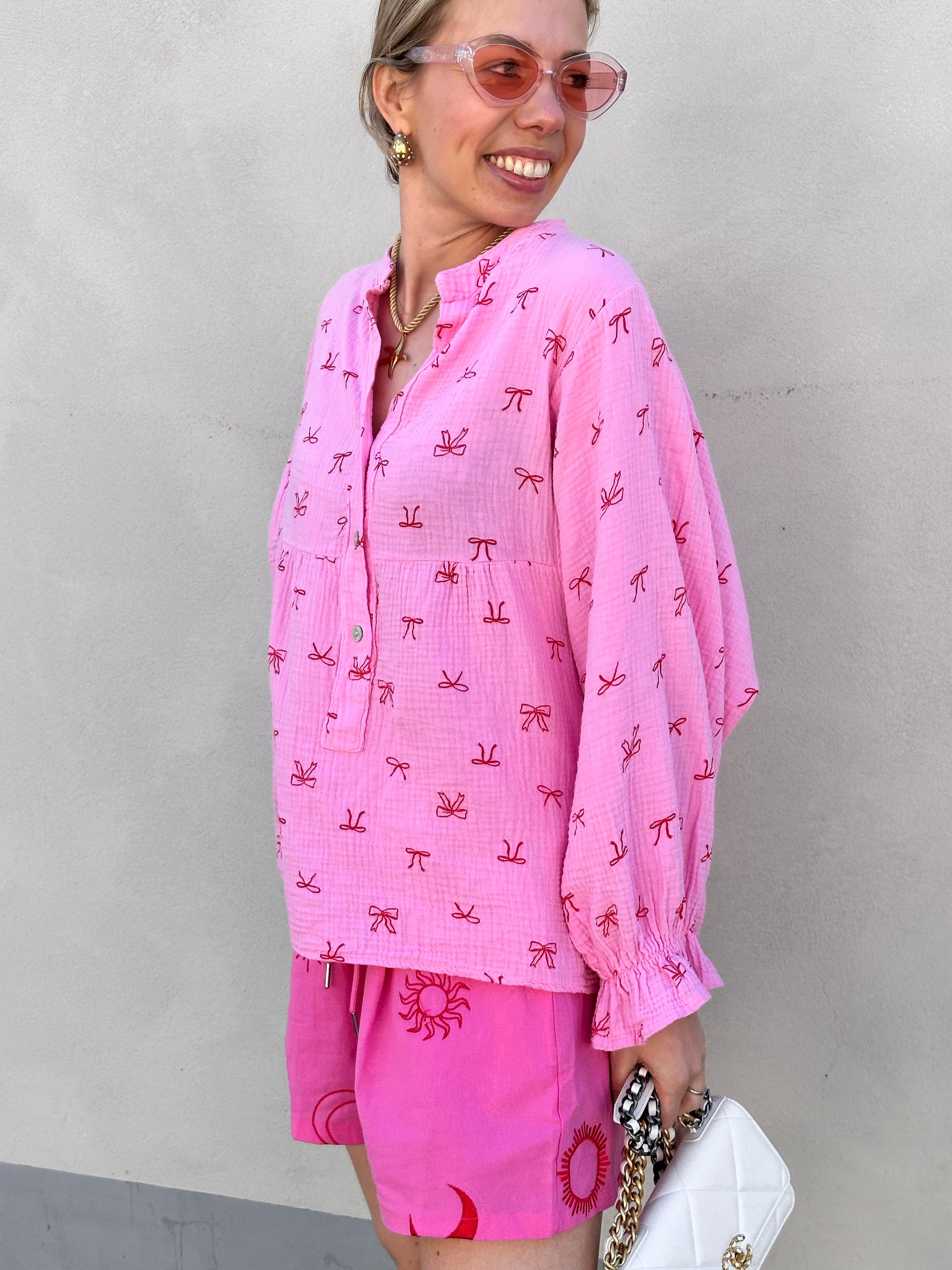 Mia katoenen blouse gestreept roze met rode strikjes