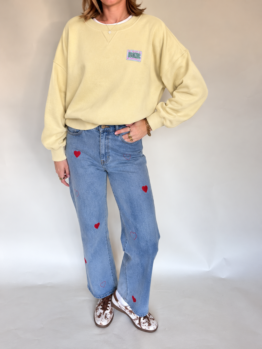 CasualICONICsweatshirtmethartjesjeans.png