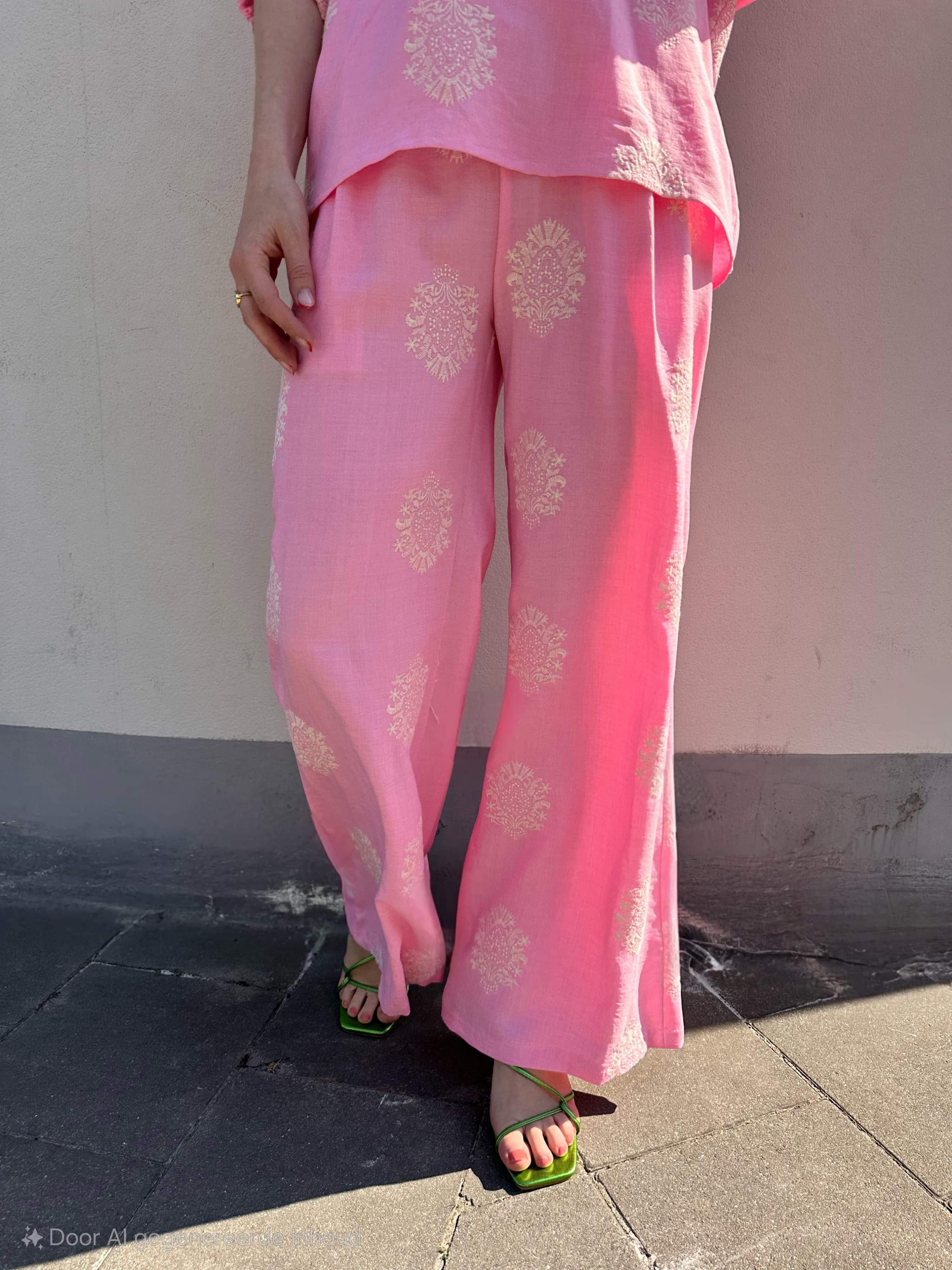 Lianne broek roze gebloemd